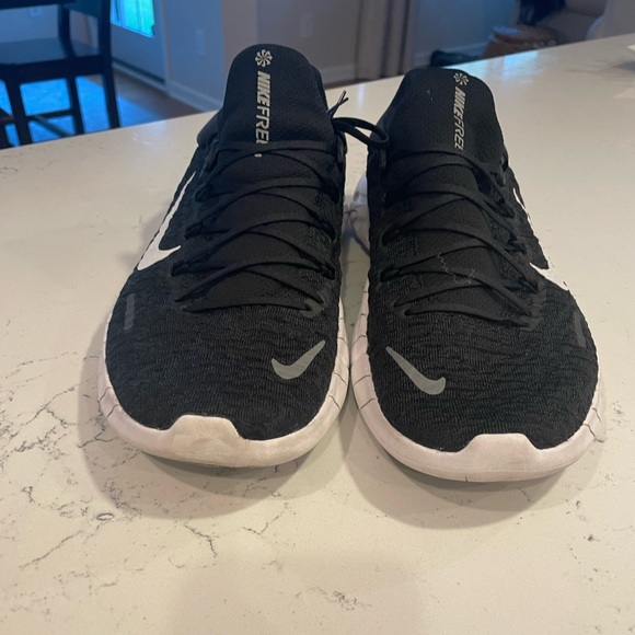 Men’s Nike Free 5.0. Black. In good used condition. - Picture 3 of 7